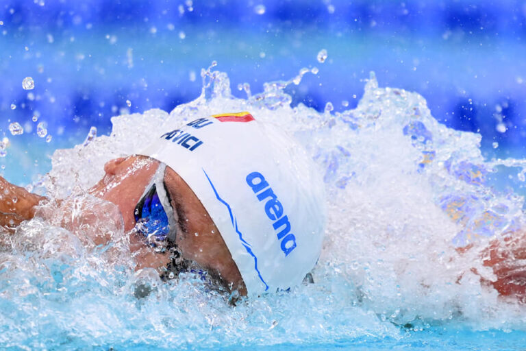Prima zi la Fukuoka: David Popovici se califică în semifinale la 200 metri liber. Andrei Anghel se oprește în serii la 100 metri spate.